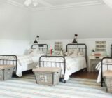 Tourism professionals: take care of your furniture